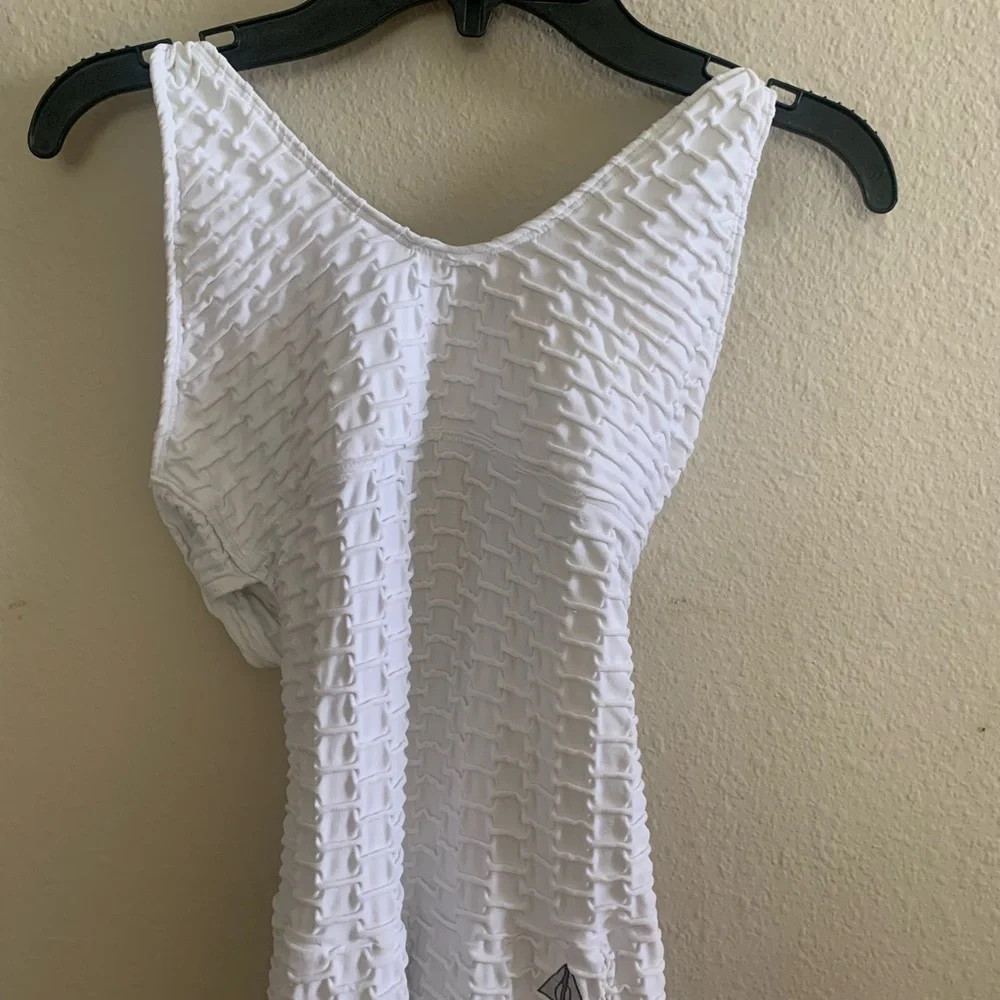 BrunaBody White Honeycomb “tik tok leggings” scrunch butt activewear bodysuit - Picture 6 of 10